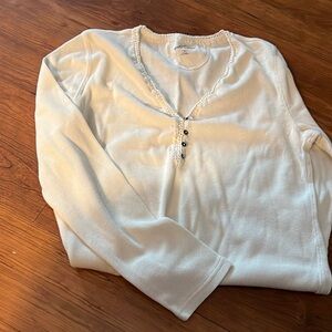 Eddie Bauer long sleeve tee cl.  Off white